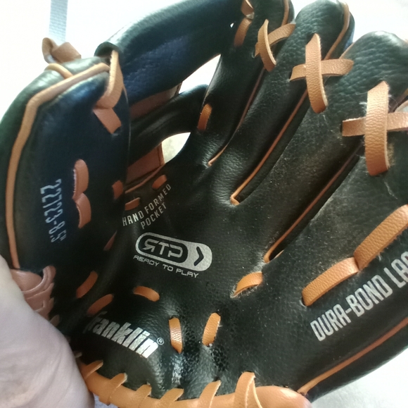Franklin sport ready to play 8.5" tee-ball baseball glove - Picture 3 of 5